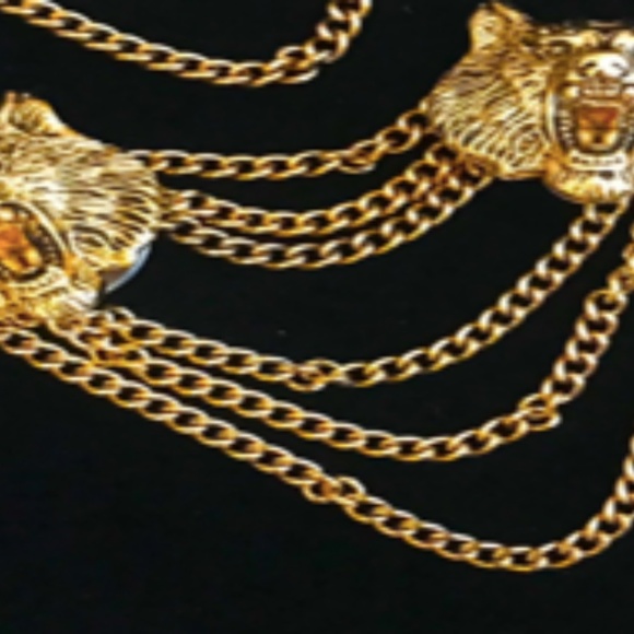 Gold wolf cloak clasp - Picture 3 of 7